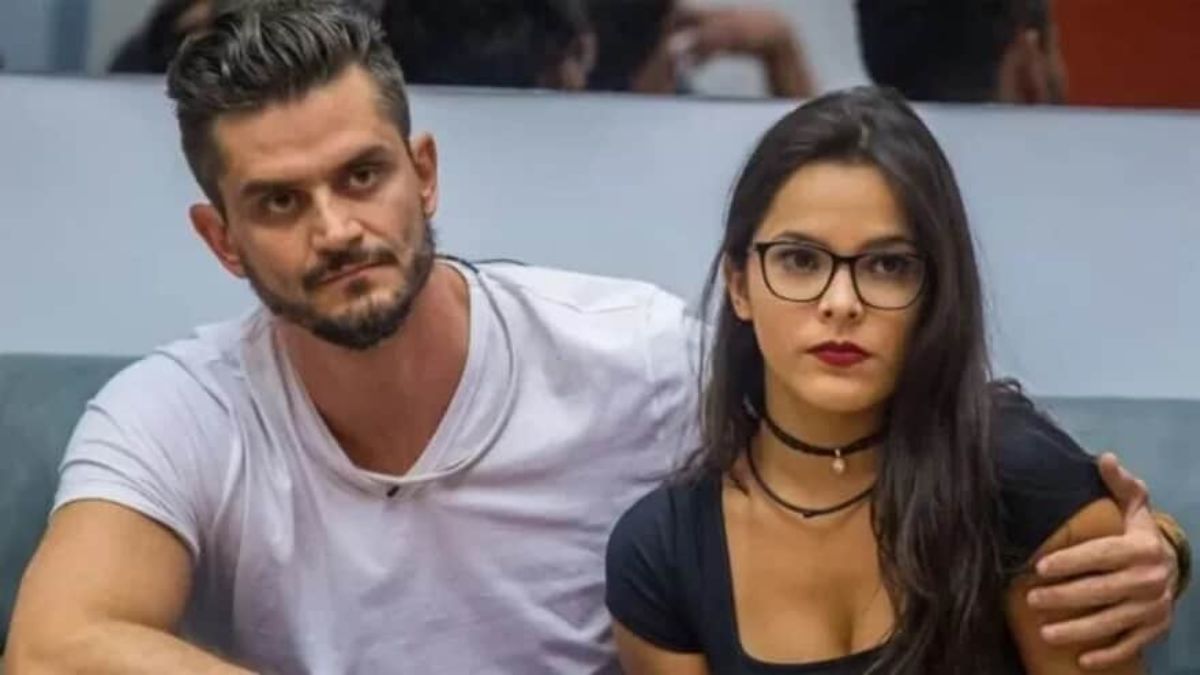 O episódio que marcou a trajetória de Marcos Harter no reality foi a sua expulsão na reta final da edição após indícios de agressão física contra Emilly Araújo dentro do confinamento/Reprodução