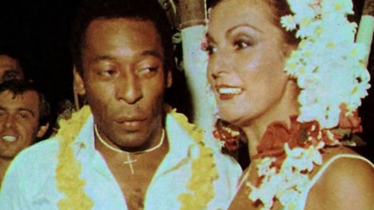 Pelé e Adalgisa Colombo participaram do Mares do Sul, um baile pré-carnavalesco de sucesso nos anos 80