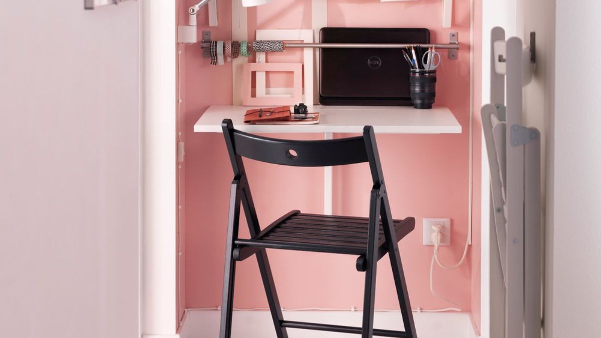 Flexibilidade é a palavra-chave na decoração moderna. Esta proposta de mesa de parede economiza espaço precioso e oferece a superfície extra que toda cozinha precisa para o dia a dia agitado/Ikea