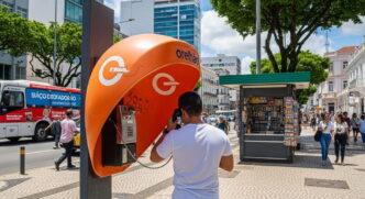 Apesar da retirada em ritmo acelerado, os orelhões ainda não vão desaparecer completamente do país neste momento
