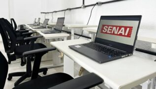 A capacitação, aberta ao público a partir de 14 anos, oferece formação completa nas principais ferramentas do Pacote Office