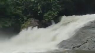 A cachoeira foi interditada temporariamente por medida de segurança