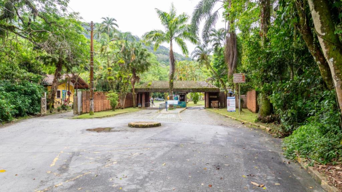 A medida assinada pela prefeita formaliza a incorporação da estrada ao patrimônio viário de Mongaguá