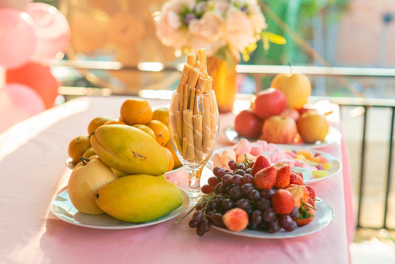 Nem todo alimento de origem vegetal é saudável. Industrializados não substituem frutas, legumes e verduras frescos quando o assunto é longevidade/Freepik