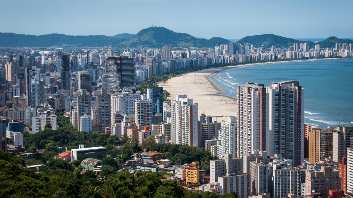 Apesar de estar entre os municípios mais pobres, São Vicente (SP) salda R$ 650 milhões em dívidas, avança em ranking de educação e ganha prêmio de urbanismo.