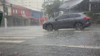O Centro de Gerenciamento de Emergências Climáticas (CGE) registrou três pontos de alagamento na cidade