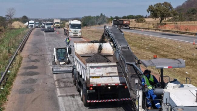 O pacote de obras aceleradas inclui duplicações, faixas adicionais e a recuperação contínua do pavimento