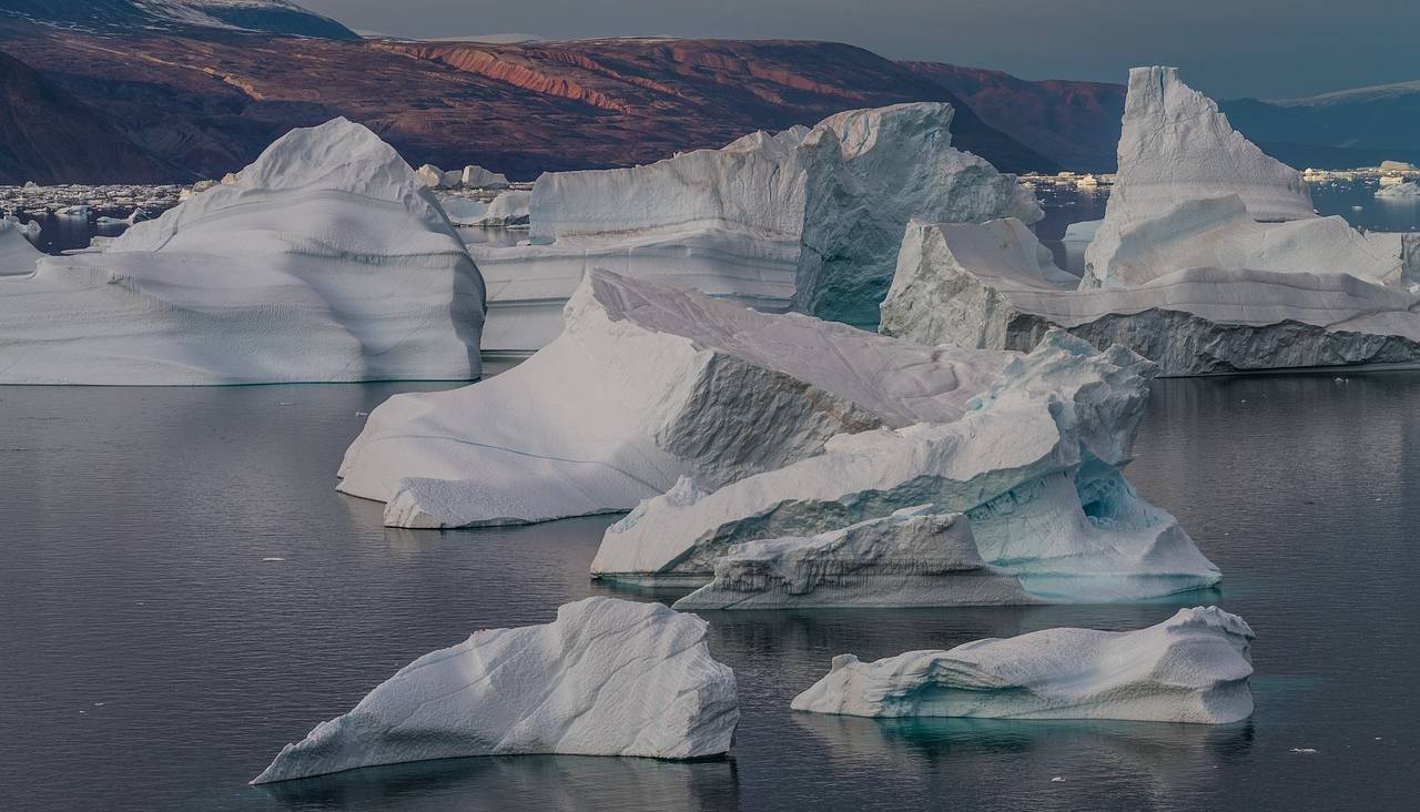 A movimentação também está sendo acompanhada de perto por forças conjuntas dos Estados Unidos e do Canadá