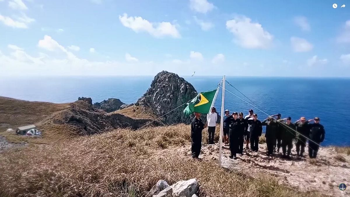 O arquipélago está inserido em áreas protegidas e sob monitoramento permanente da Marinha do Brasil / Reprodução/YouTube