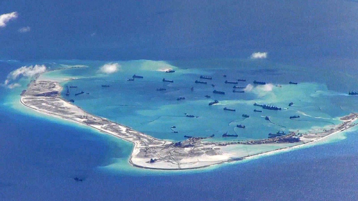 Recife de Subi, Ilhas Spratly, Mar do Sul da China, em maio de 2015, visto a partir do sudoeste / United States Navy/Wikimedia Commons