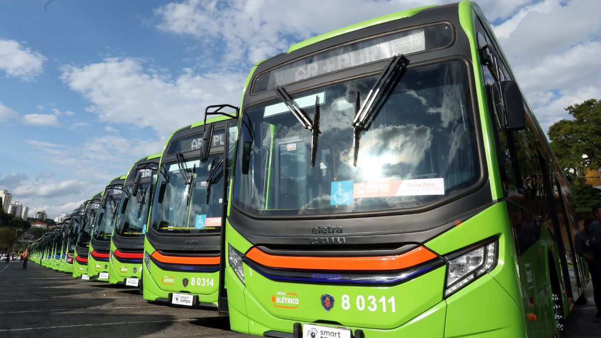 Referência no setor, a tecnologia da Eletra garante operação silenciosa, redução de emissões e mais conforto para quem usa o transporte coletivo todos os dias. Foto: JFDiorio/SECOM