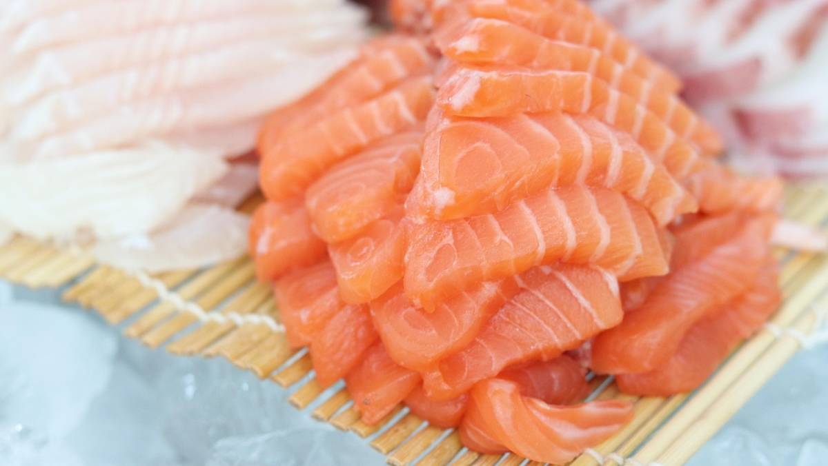 Peixe consumido diariamente por brasileiros pode ter vírus mortal e banimento é analisado