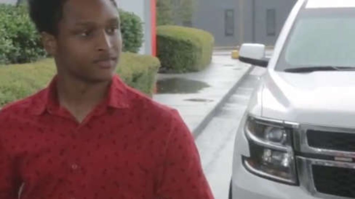 Um estudante de 20 anos teve uma grata surpresa após não faltar no primeiro dia de trabalho