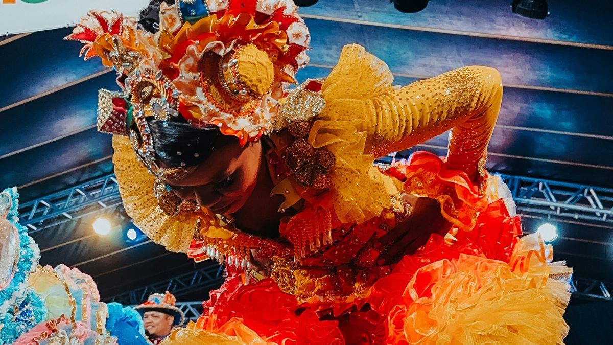 Com raízes em antigos rituais de fecundidade e honra ao divino, a festividade mantém viva a conexão entre passado e presente. Unsplash/janilson furtado