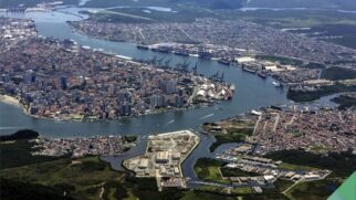 Decisão é considerada inédita: expandir o porto não com concreto imediato, mas com planejamento territorial