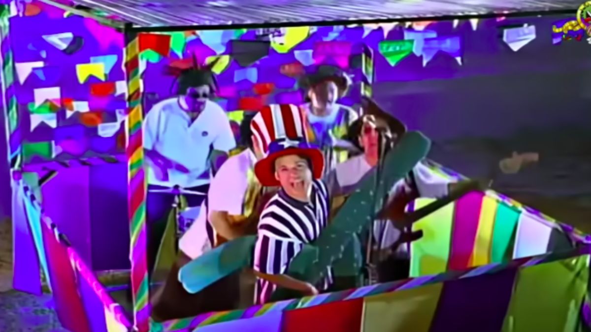 Os membros do grupo Mamonas Assasinas morreram em 1996, após a queda de um jatinho na Serra da Cantareira, em São Paulo; em 2026, a tragédia completa 30 anos