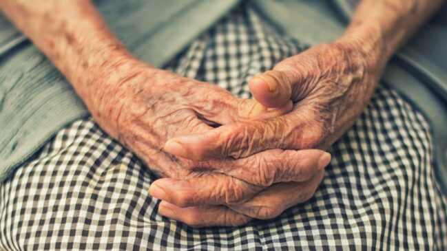 Embora as pessoas ainda vivam mais do que no século passado, o ritmo desse avanço diminuiu nas últimas décadas