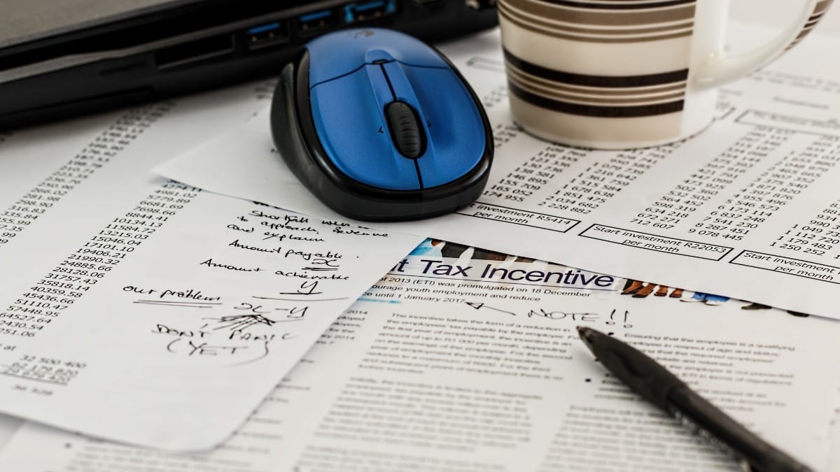 Sabia que o imposto atrasado pode travar até o seu CPF? Pois é, a Receita não brinca em serviço. / Pixabay