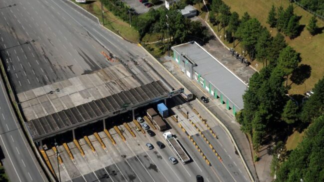 Com a chegada do sistema Siga Fácil, sensores inteligentes substituirão as praças físicas, permitindo passagens livres e tarifa fracionada em R$ 19,35 por sentido
