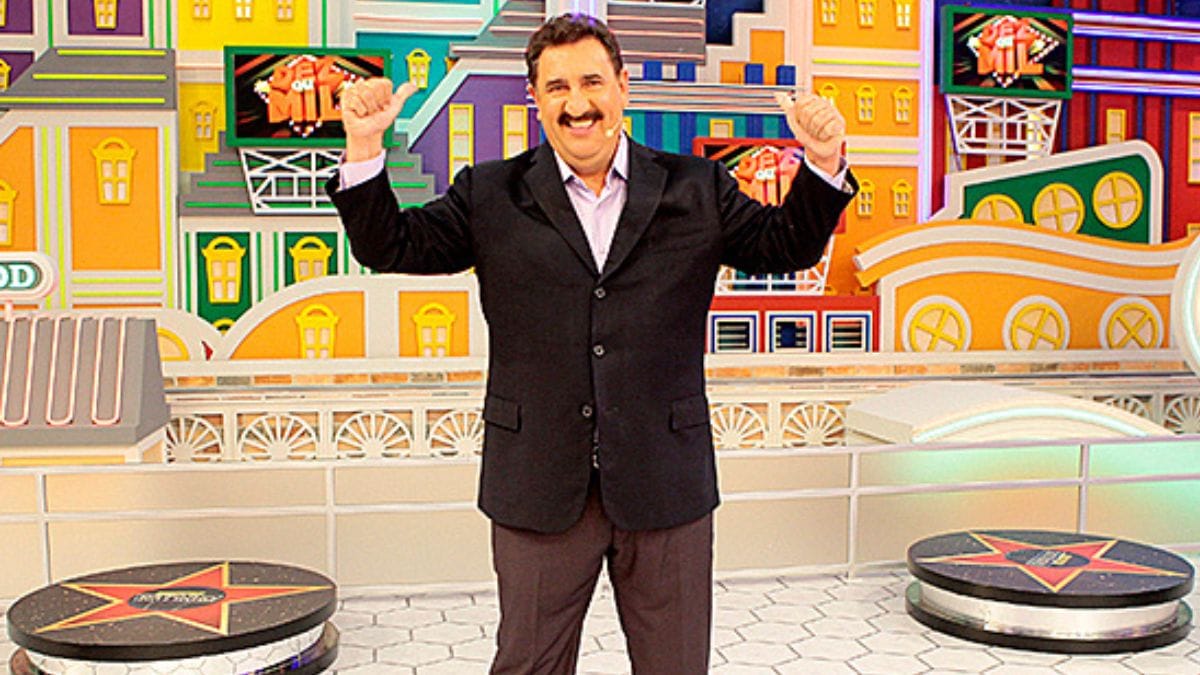 Hoje, aos 69 anos, Ratinho não é apenas um comunicador, ele é o arquiteto de um patrimônio estimado em R$ 1 bilhão