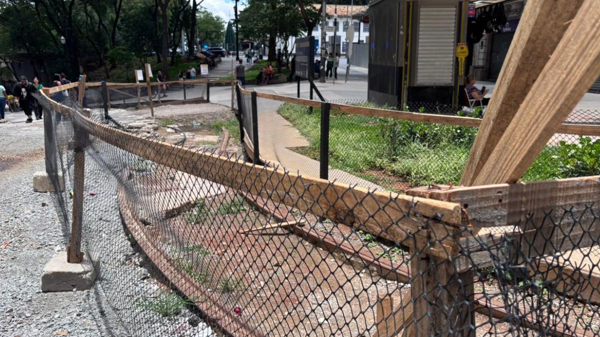 Três pontos das obras precisaram de paralisação total para o chamado resgate arqueológico. Em ruas como Direita e Quintino Bocaiúva, fundações antigas preservadas sob camadas de aterro ampliaram as escavações e revelaram novas pistas da São Paulo antiga. Jonatas Oliveira/DL