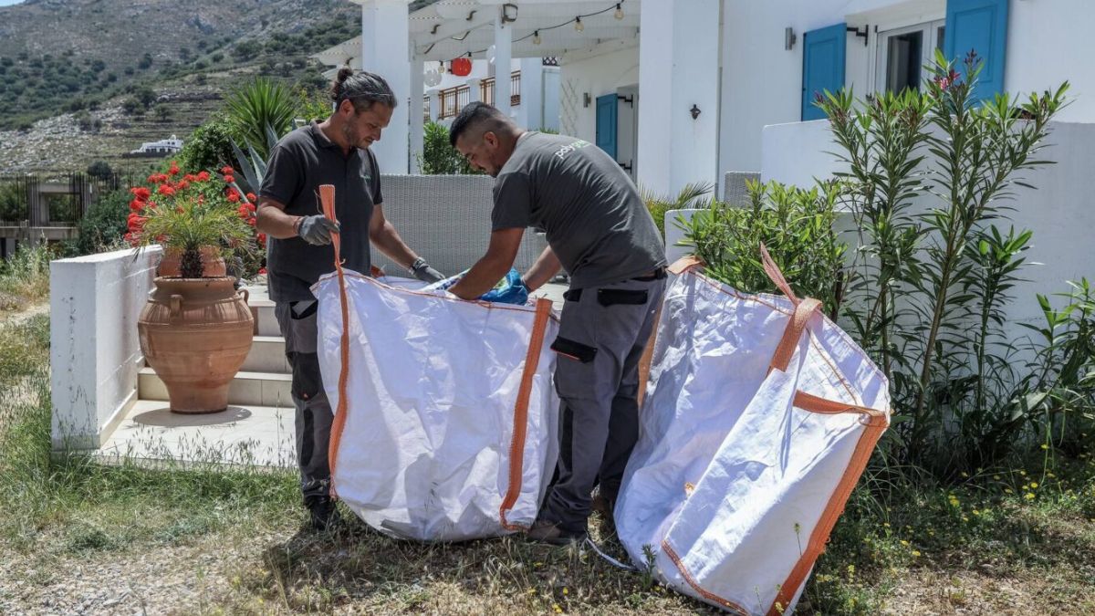 Através do programa Just Go Zero, os resíduos são coletados porta a porta e triados no Centro de Inovação Circular, atingindo uma taxa de reciclagem superior a 85%/Argyro Anastasiou/EUROKINISSI