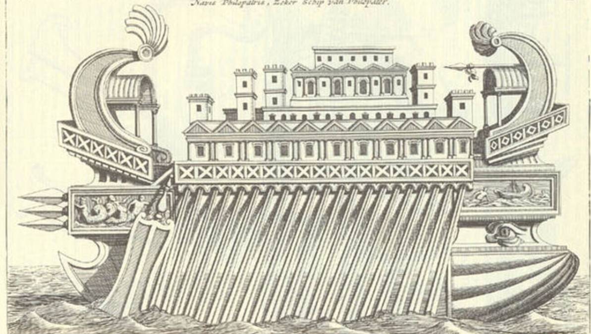 Navio de cerca de 35 metros estava submerso no antigo porto da cidade e surpreendeu pelo estado de conservação