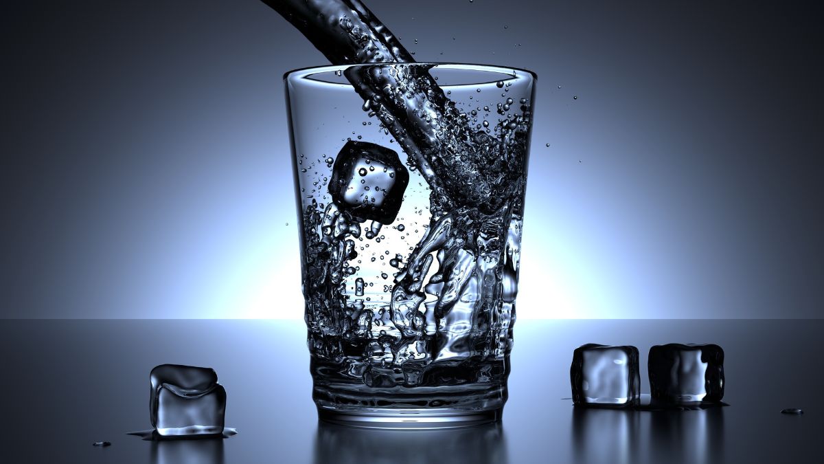 Exagerar na ingestão de água pode causar desequilíbrios como a hiponatremia / Pixabay