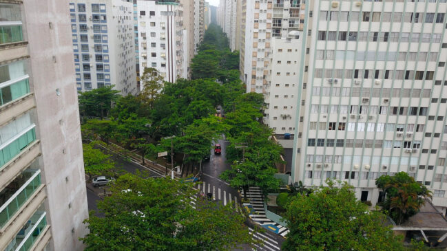 O Guarujá deu um passo importante para modernizar a paisagem urbana ao avançar com a implantação da rede elétrica e de telecomunicações subterrânea