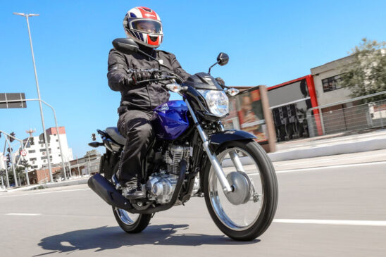 O número de motociclistas no Brasil segue em alta, especialmente nos grandes centros urbano