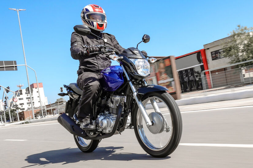 O número de motociclistas no Brasil segue em alta, especialmente nos grandes centros urbano