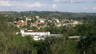 Águas de São Pedro cabe inteira em 3,6 km², um território tão compacto que desafia qualquer ideia tradicional