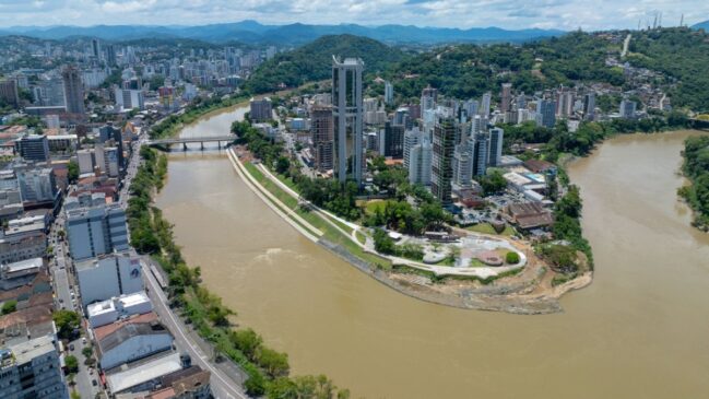 O Vale do Itajaí aparece como uma das áreas mais críticas