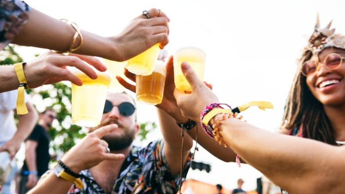 A preocupação com riscos à saúde já influencia decisões de compra e comportamento em blocos e camarotes