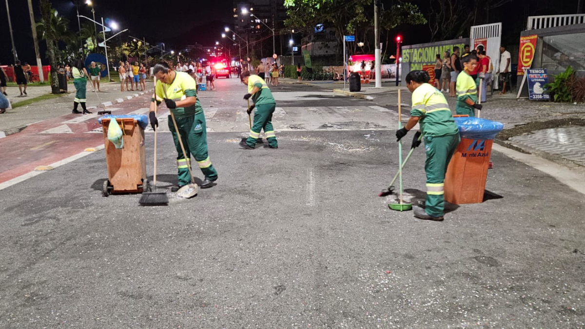 As ações do Programa Cidade Limpa foram intensificadas devido ao aumento do fluxo de visitantes na temporada de verão
