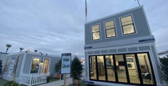 Localizada em Boca Chica, ao lado da base de foguetes da SpaceX, a residência de Musk é um modelo modular da empresa Boxabl