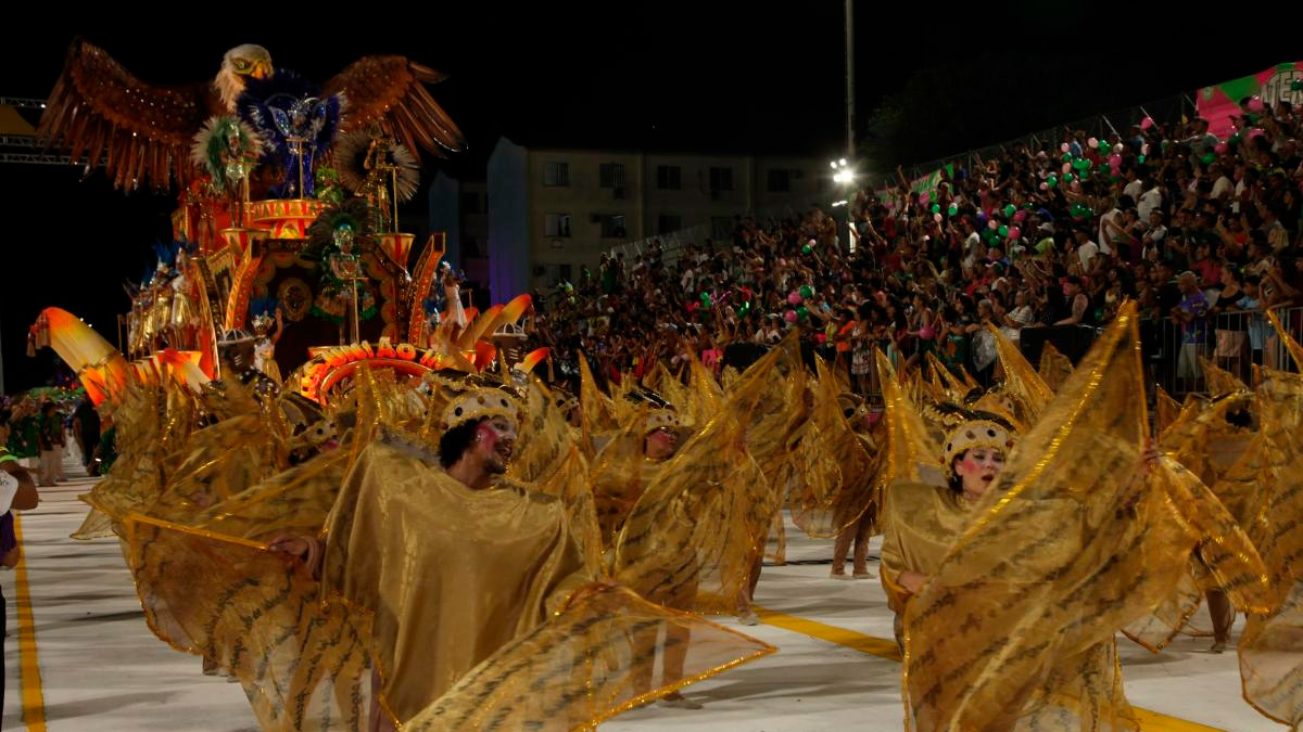 O desfile é avaliado por quesitos como enredo, harmonia, evolução, bateria e comissão de frente. Divulgação/PMS