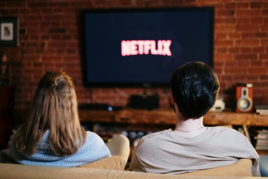 Netflix lidera como principal escolha entre os entrevistados que irão curtir o Carnaval no sofá