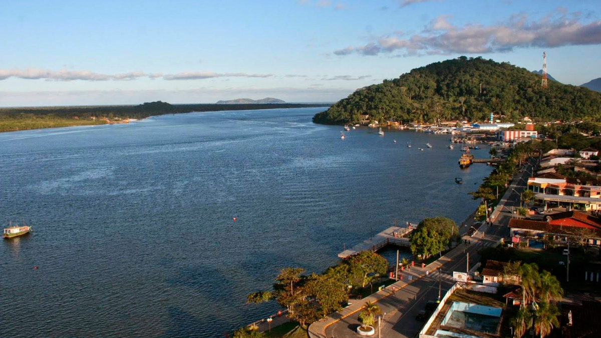 Considerada um dos berços da colonização brasileira, a cidade atrai turistas e novos moradores em busca de qualidade de vida