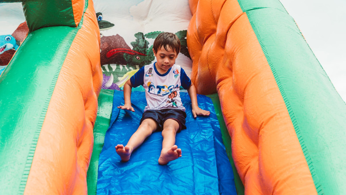 O festival busca proporcionar experiências esportivas a crianças e adultos com deficiência ou mobilidade reduzida