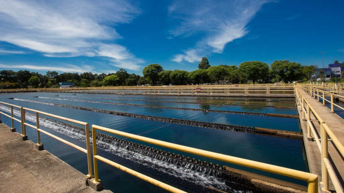 Em Itapecerica da Serra, foi entregue um trecho de três quilômetros de uma nova adutora