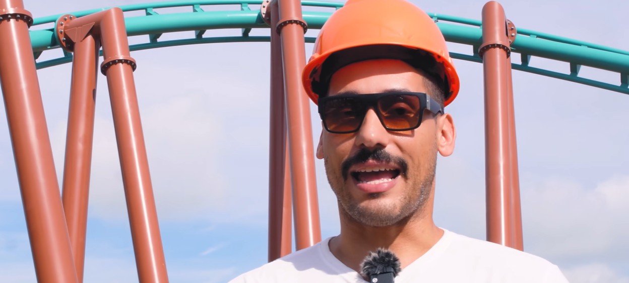 Alisson Traldi, do canal Hapfun, mostrando a ação / Hapfun