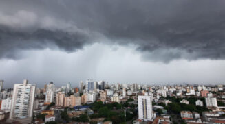 A previsão do tempo indica instabilidade no Litoral Norte paulista nos próximos dias,
