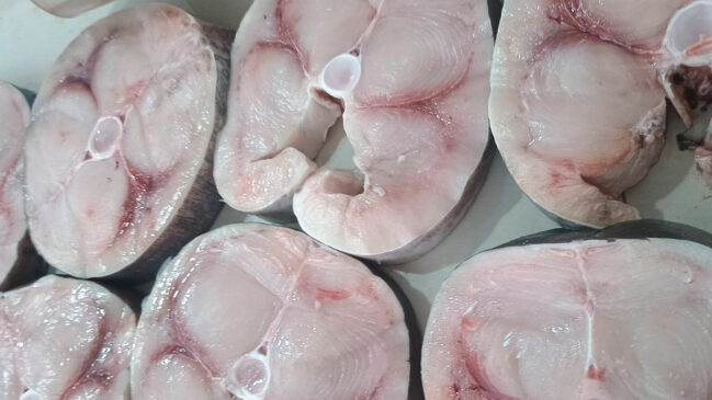 Durante a Quaresma, muitos fiéis reduzem ou suspendem o consumo de carne vermelha, especialmente às sextas-feiras.