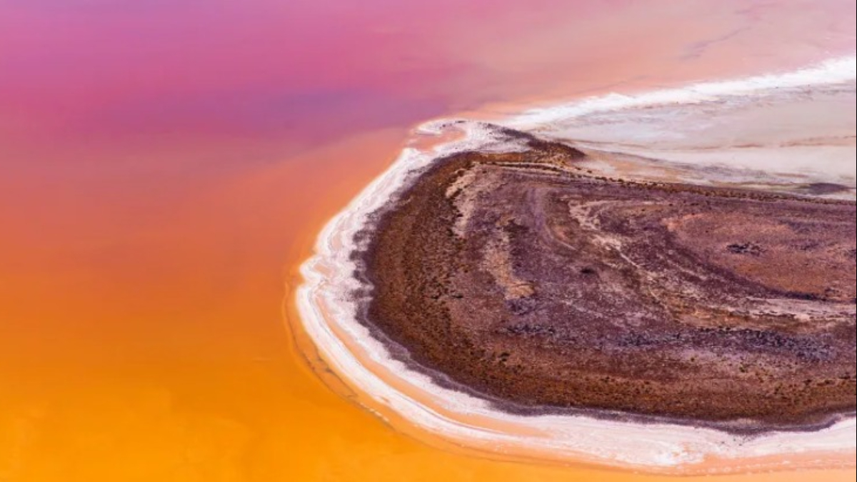 A água avançou pelo canal Warburton Groove e passou a preencher áreas normalmente secas