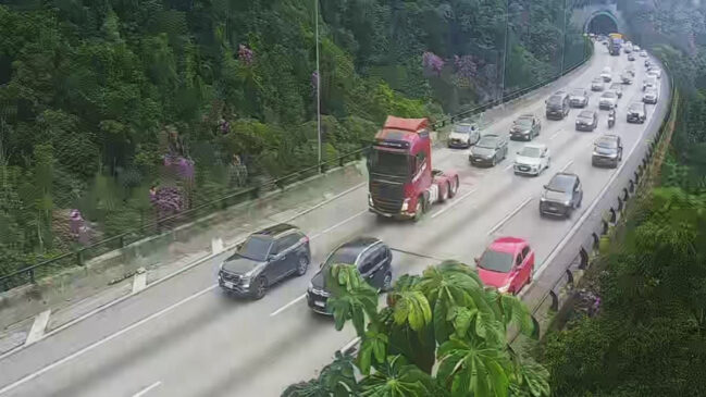Na Rodovia Imigrantes, há pontos de congestionamento do km 16 ao 14