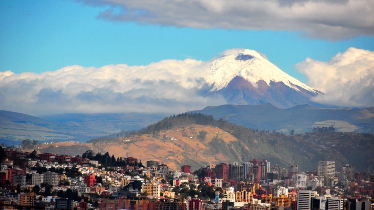 Uma excursão imperdível leva os turistas à Cidade do Meio do Mundo, localizada a cerca de 30 km de Quito. (Reprodução/YouTube/Imagem Meramente Ilustrativa)