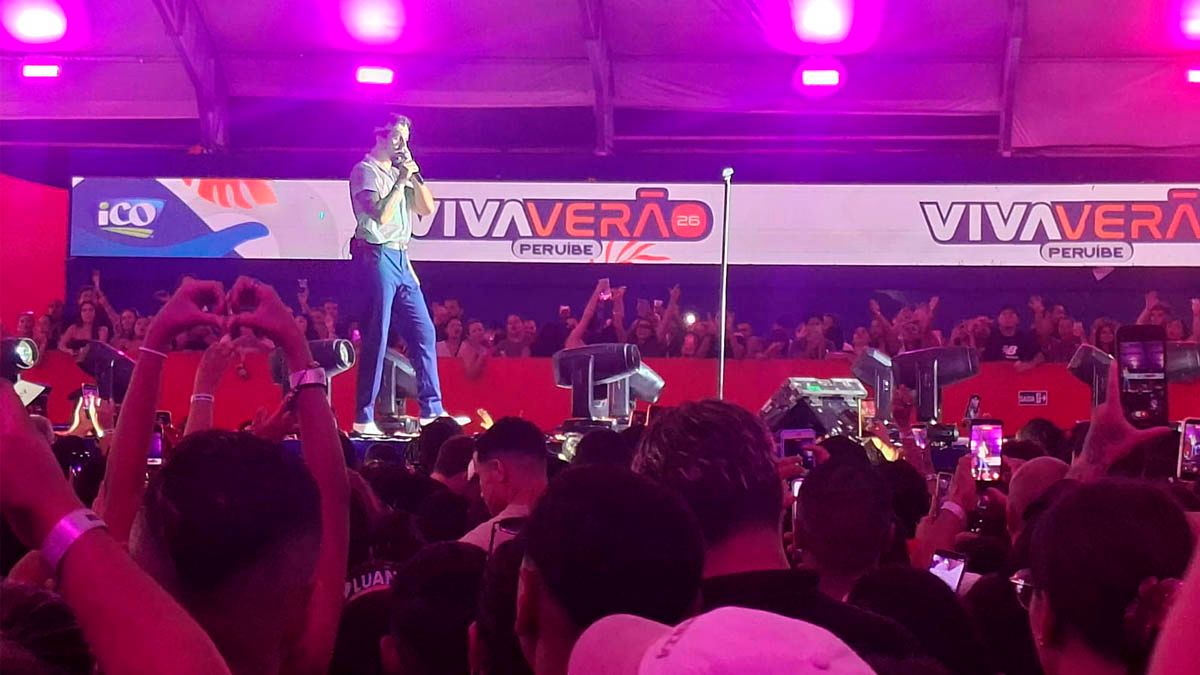 Luan Santana se apresentou na noite do último sábado em Peruíbe