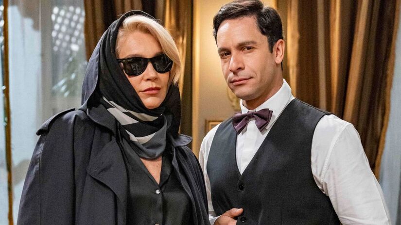 Sandra (Flávia Alessandra) e Celso (Rainer Cadete) em 'Êta Mundo Melhor / Reprodução/Globo