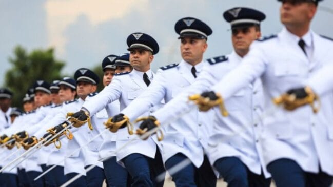 A Força Aérea Brasileira (FAB) publicou edital de novo concurso público